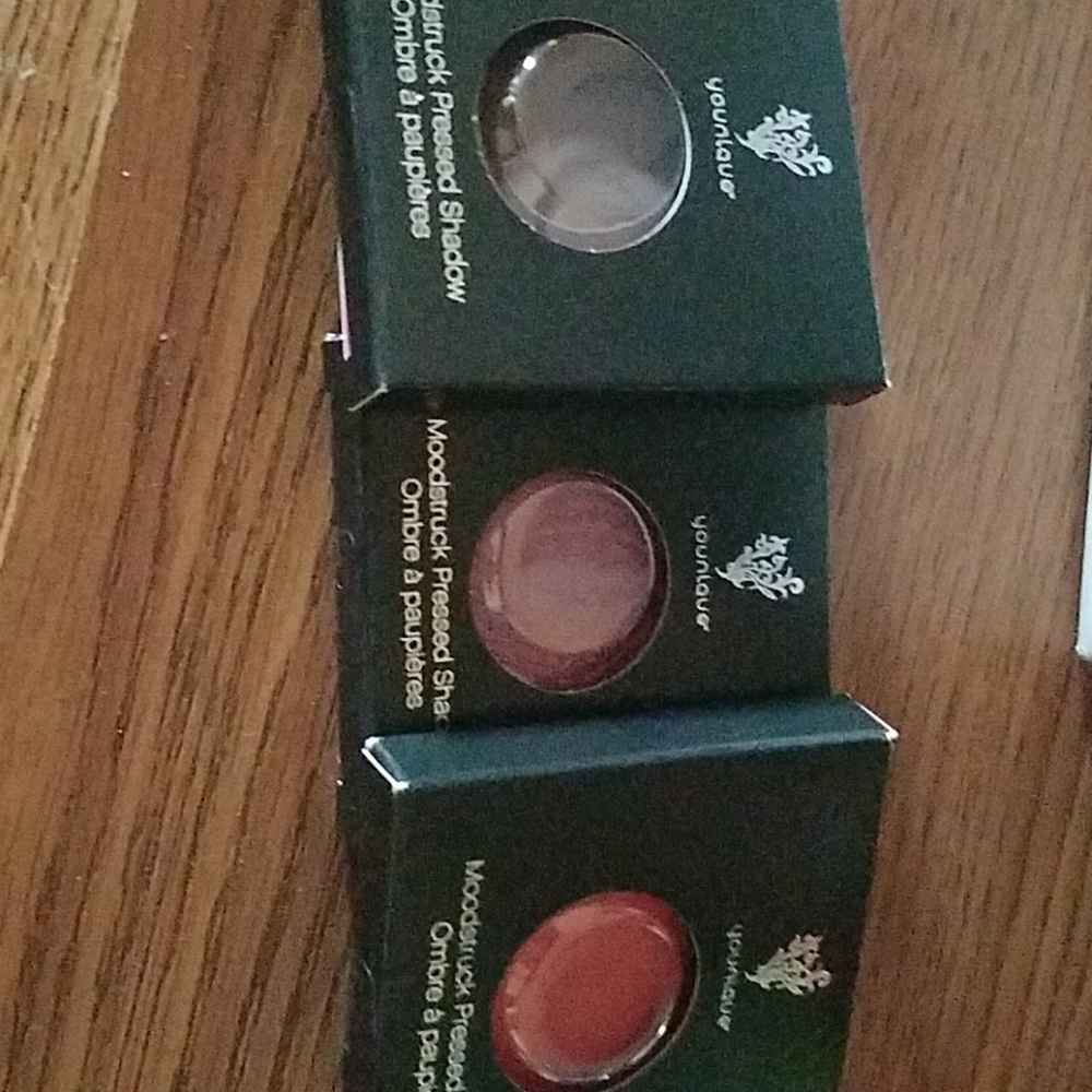 3 pressed powder